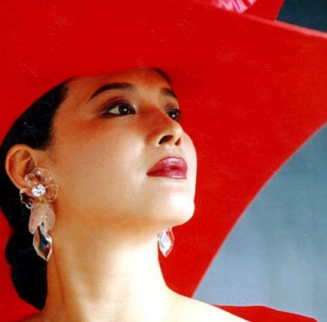 Vạn Thánh công chúa Tây du ký 1986: Đẹp như Tây Thi, trùm truyền thông, cuộc sống xa hoa giàu có-3