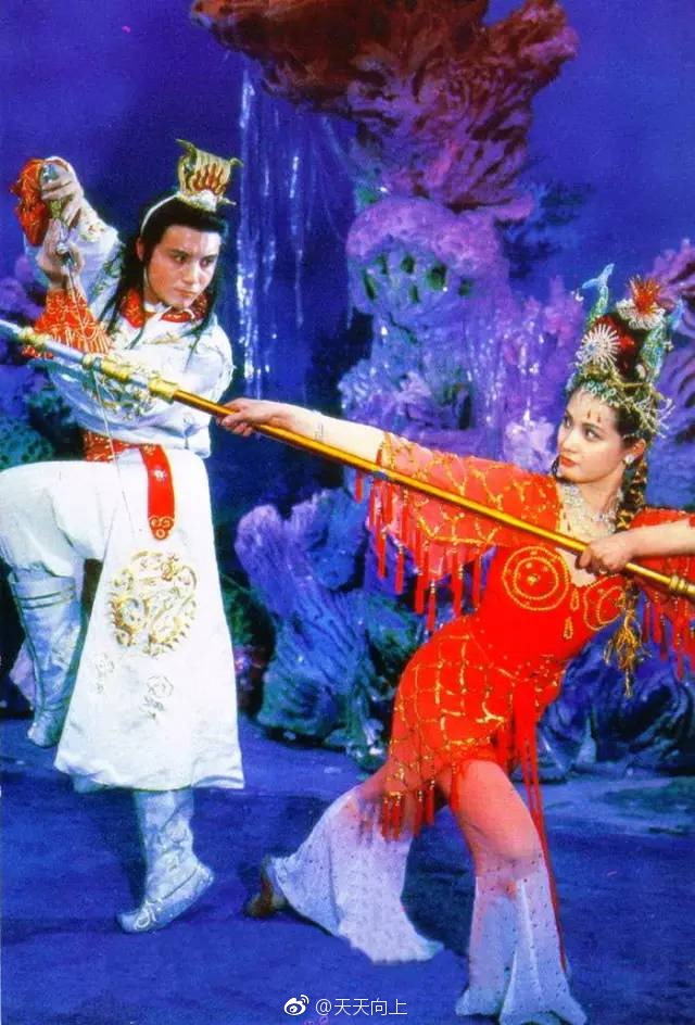 Vạn Thánh công chúa Tây du ký 1986: Đẹp như Tây Thi, trùm truyền thông, cuộc sống xa hoa giàu có-2