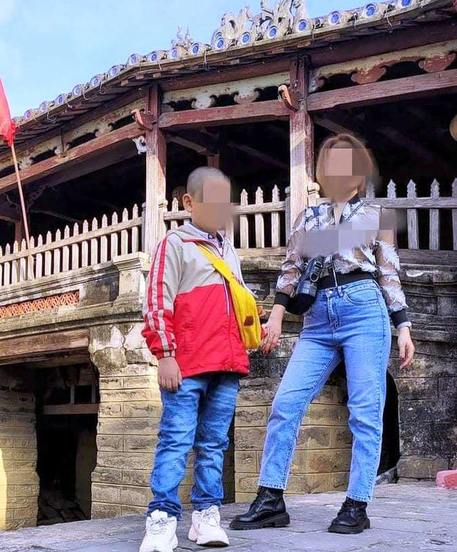 Xác minh, làm rõ việc người phụ nữ diện trang phục xuyên thấu chụp hình ở di tích lịch sử Cầu Chùa khiến dư luận bức xúc-4