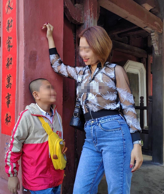 Xác minh, làm rõ việc người phụ nữ diện trang phục xuyên thấu chụp hình ở di tích lịch sử Cầu Chùa khiến dư luận bức xúc-5