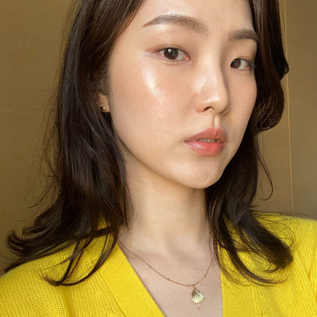 Bác sĩ gợi ý quy trình skincare buổi sáng chuẩn chỉnh cho chị em 30+, áp dụng 1 tháng sẽ thấy da khác hẳn-2