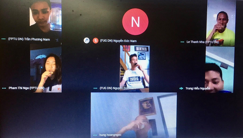 Muôn kiểu học thể dục online của học sinh: hết gửi ảnh động tác, chụp ảnh dìm bạn lại xin kiến tập-6