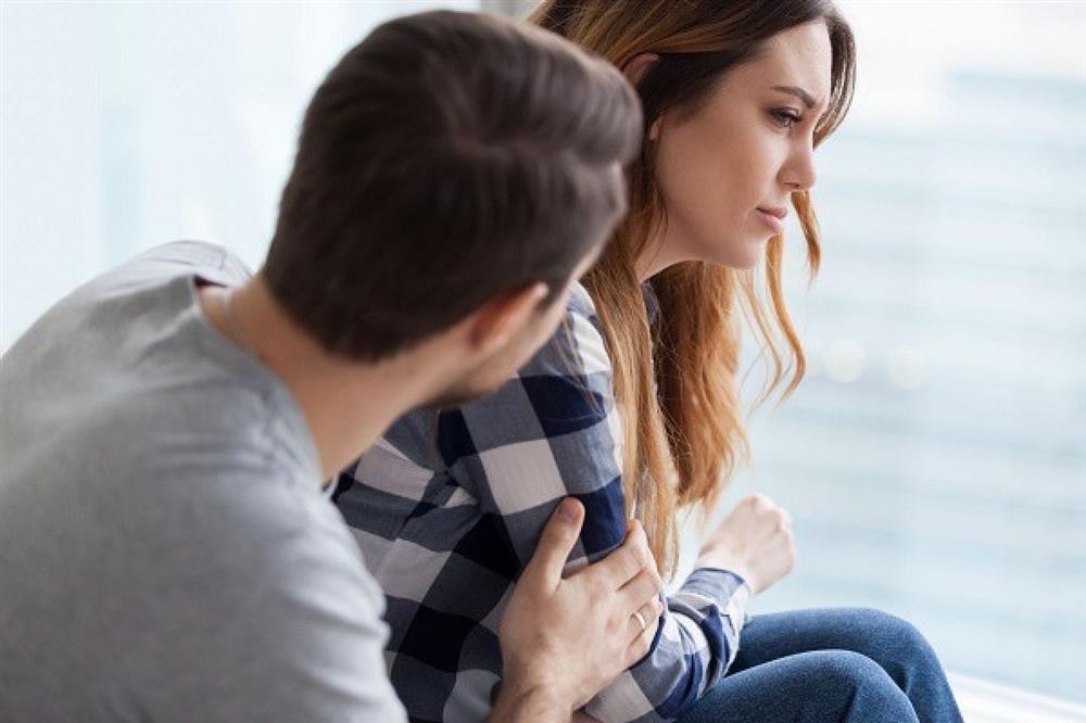 Cưới 2 tuần vợ vẫn bắt chờ vì đèn đỏ, hôm say quá làm liều thì tôi bàng hoàng phát hiện ra bí mật em giấu kín bao lâu-2