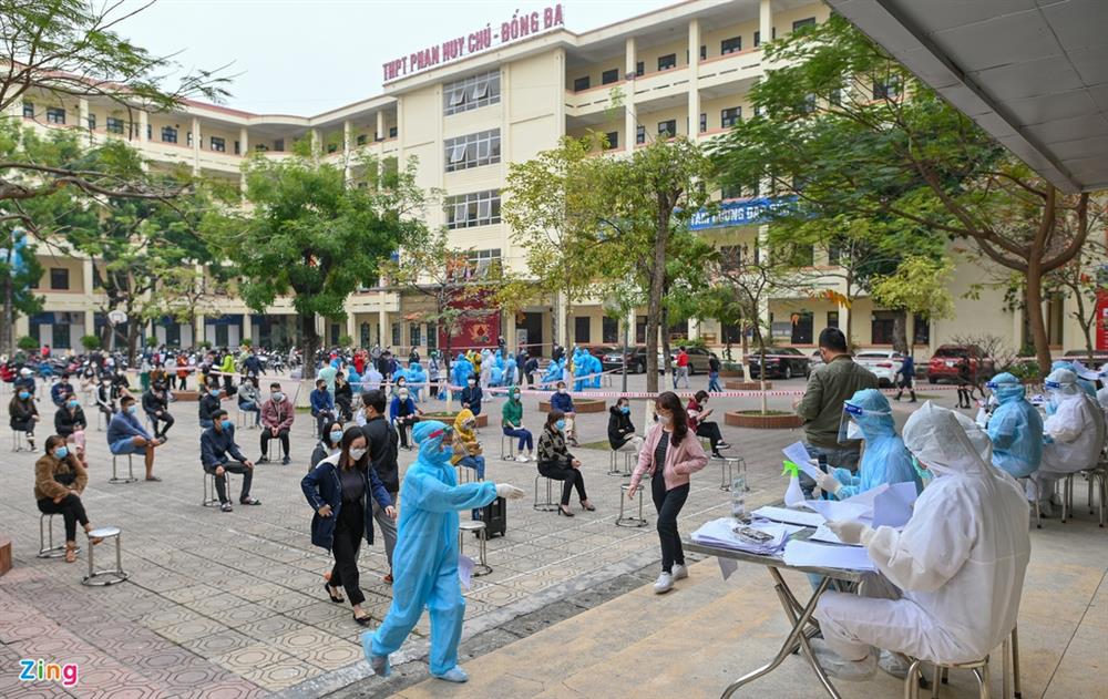 Hà Nội lấy hàng nghìn mẫu xét nghiệm cho người trở về từ vùng dịch-1