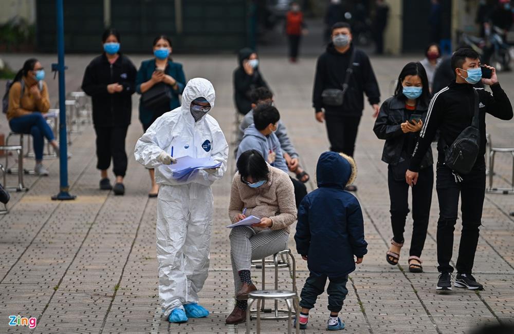 Hà Nội lấy hàng nghìn mẫu xét nghiệm cho người trở về từ vùng dịch-3