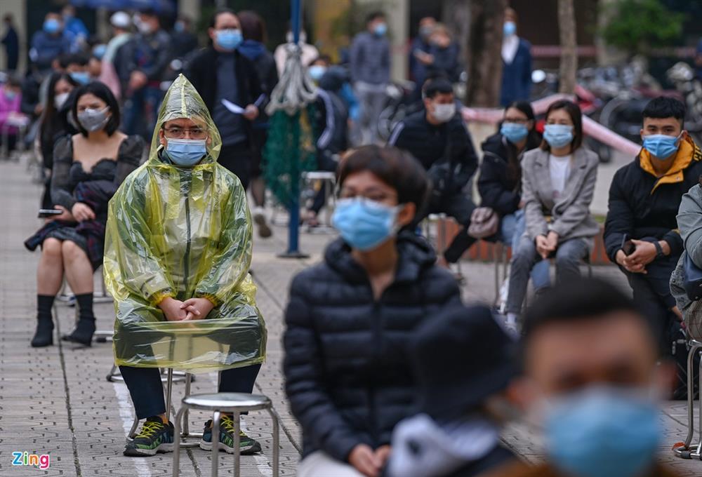 Hà Nội lấy hàng nghìn mẫu xét nghiệm cho người trở về từ vùng dịch-5