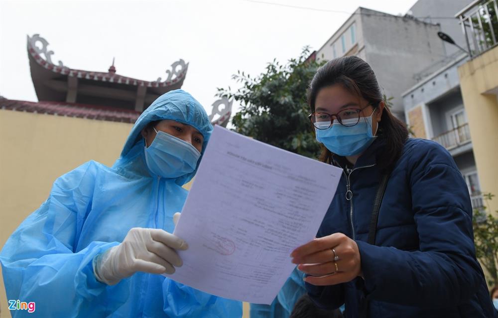 Hà Nội lấy hàng nghìn mẫu xét nghiệm cho người trở về từ vùng dịch-12