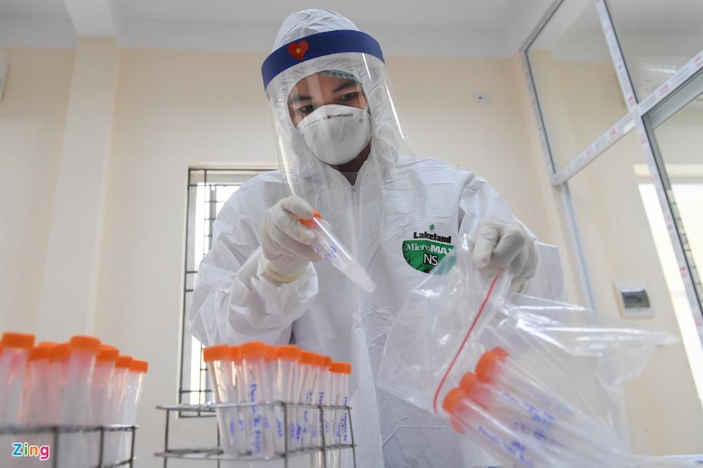 Hà Nội lấy hàng nghìn mẫu xét nghiệm cho người trở về từ vùng dịch-14