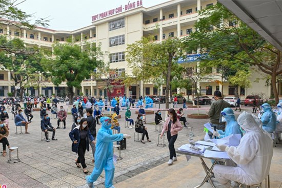 Hà Nội lấy hàng nghìn mẫu xét nghiệm cho người trở về từ vùng dịch