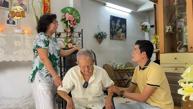 Hình ảnh nghệ sĩ Mạc Can gầy yếu, bị suy tim, đi lại khó khăn ở tuổi U80-1