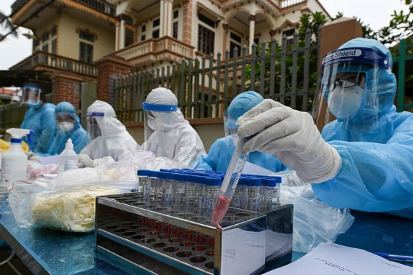 Người phụ nữ lở loét nặng nề, biến chứng nguy kịch vì nghe lời thầy lang dùng kim chích vào khối u xơ tử cung-4