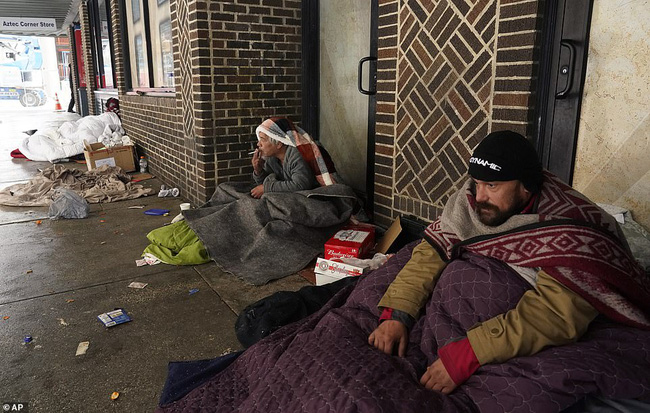 Chưa hết nỗi khổ vạn vật hóa đá, người dân Texas lại khốn đốn vì mất nước và lương thực cạn kiệt, nhìn loạt ảnh mới thấy cùng cực thế nào-9