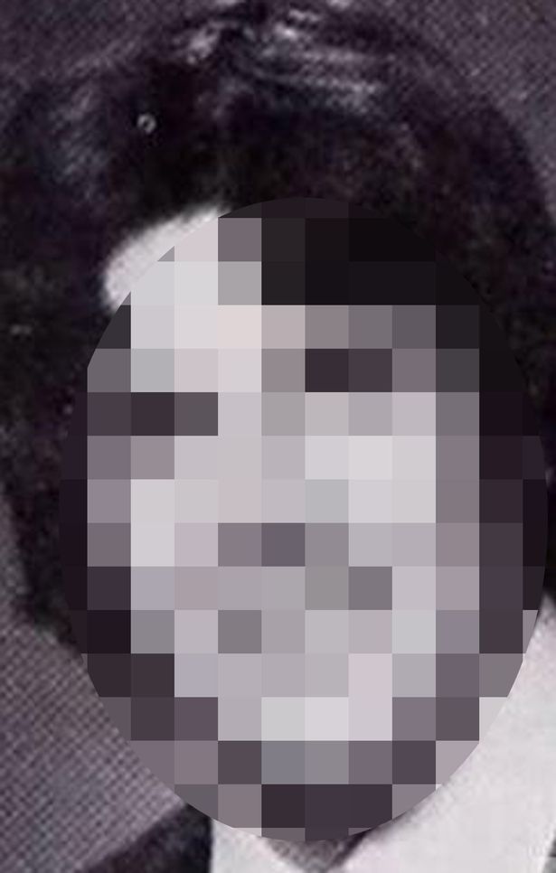 Bất ngờ tìm thấy 8 anh chị ruột trên MXH, trong đó có bạn học cùng trường, chàng trai chết lặng khi biết việc làm của cha đẻ trong quá khứ-3