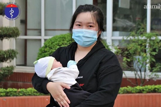 Bệnh nhân sơ sinh và nhỏ tuổi nhất tại Việt Nam mắc Covid-19 vừa khỏi bệnh
