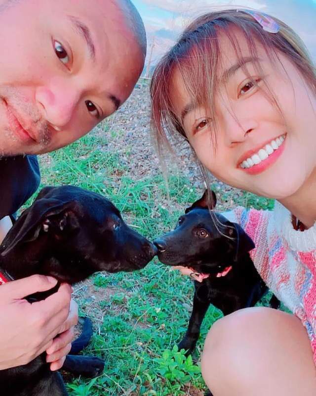 Tài tử Diệp Vấn bỏ nghề diễn, phải cùng bạn gái bán gà ở chợ đêm kiếm sống-5