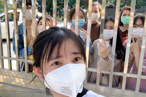 Cẩm Giàng: Nữ y tá cách con 30m trong tâm dịch, nghe tiếng con khóc xé ruột gan mà không thể chạm vào-11