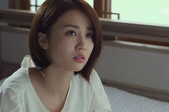 Mẹ ốm gọi điện nhờ vợ tôi đưa đi viện, nào ngờ cô ấy lại có hành động sốc óc