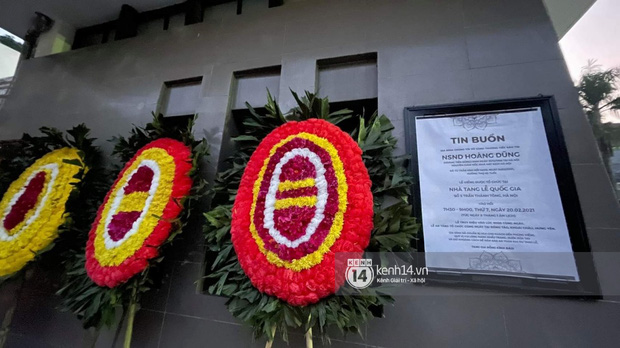 Tang lễ cố NSND Hoàng Dũng: NS Xuân Bắc - Huỳnh Anh cùng nhiều đồng nghiệp đến viếng, linh cữu được đưa đi an táng-33