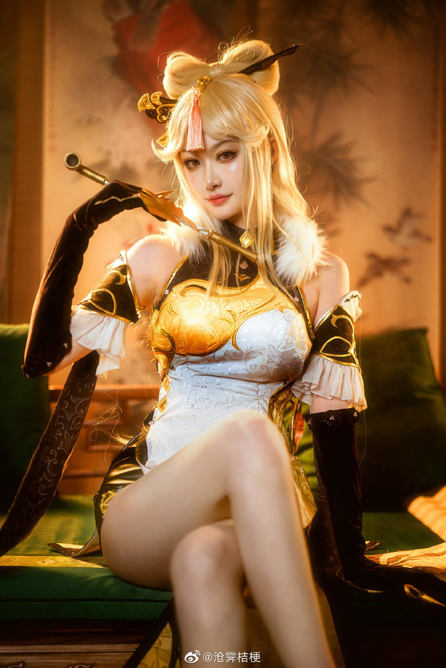 Phú nhị đại tự sát vì bị cắm sừng, chi hơn 3,5 tỷ đồng để bao nuôi hotgirl cosplay nổi tiếng nhưng vẫn bị phản bội đau đớn-4