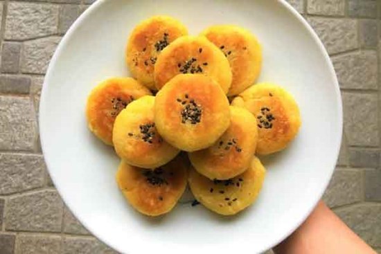 Dùng nồi cơm điện làm món bánh thơm nức nhà: Đảm bảo từ người lớn đến trẻ con đều mê tít!