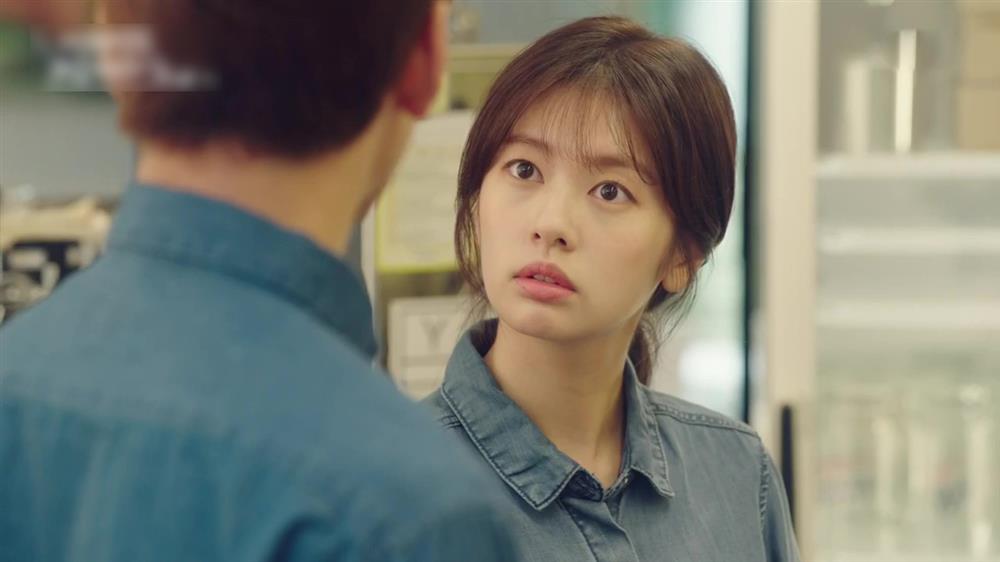 Qua 1 tuần chồng mới tặng quà 14/2, lúc mở hộp socola tôi lặng người với thứ anh gói cẩn thận bên trong-1