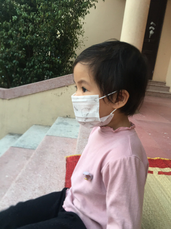 Cẩm Giàng: Nữ y tá cách con 30m trong tâm dịch, nghe tiếng con khóc xé ruột gan mà không thể chạm vào-9