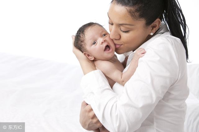 Hạnh phúc vô vàn khi được làm bố mẹ nhưng tuyệt đối đừng lạm dụng điều này với trẻ nhỏ kẻo yêu thương lại hóa thành tội đồ”-2