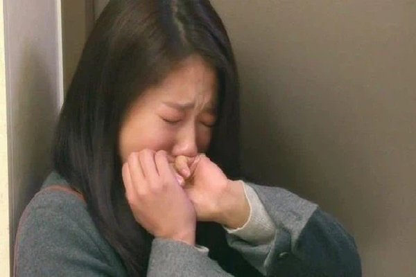 Luôn thắc mắc vì sao vợ chồng em gái lại cưng chiều mèo như cưng con đẻ, tôi câm lặng khi nghe em nói lý do trong nước mắt-2