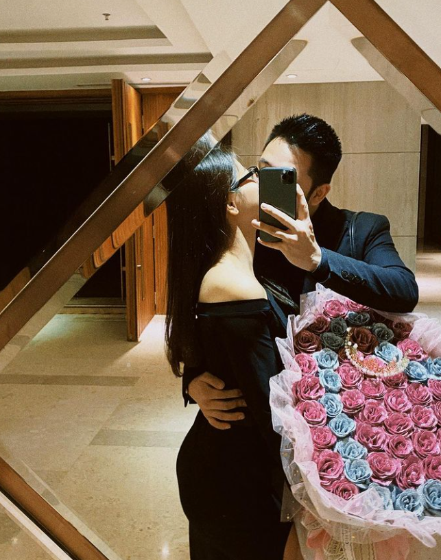 Đã không khoe thì thôi nhưng khi đã lộ diện bạn trai là hot girl Nhật Lê cho lên sóng nhiều hơn cả bản tin thời sự-1