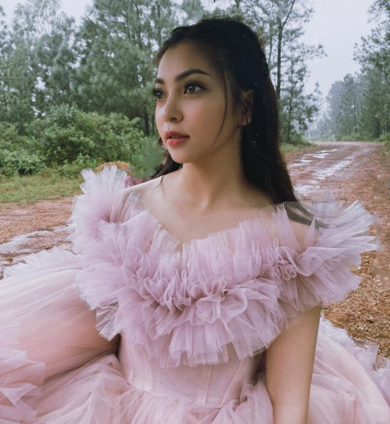 Đã không khoe thì thôi nhưng khi đã lộ diện bạn trai là hot girl Nhật Lê cho lên sóng nhiều hơn cả bản tin thời sự-7