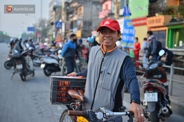 Chuyện người Hà Nội giải cứu hàng chục tấn nông sản: Hàng bán được, bà con Hải Dương mừng lắm-17