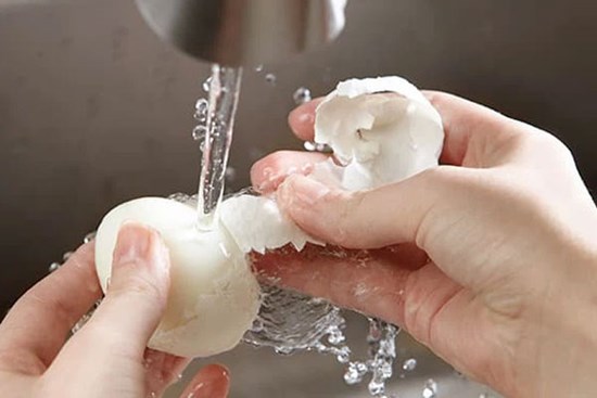 Luộc trứng mà cũng có thể sai lầm - điều số 2 90% chúng ta đều mắc phải!
