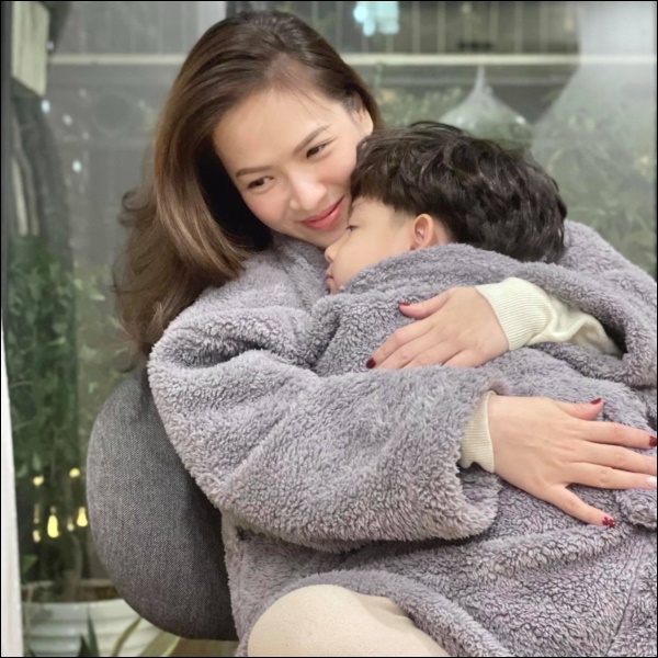 Đan Lê được hẳn trai kém 31 tuổi yêu, nói câu nào chết câu đó bảo sao các mẹ muốn lịm tim-2