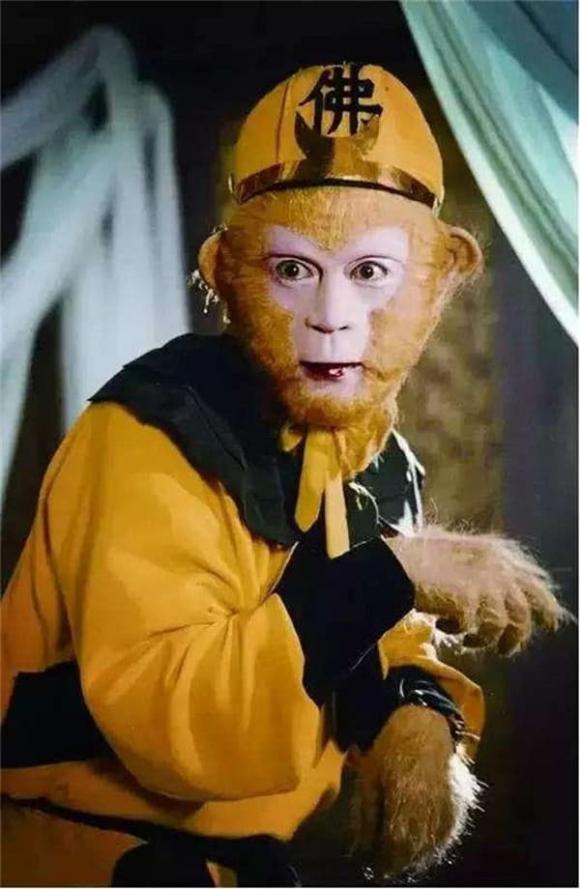 Con gái Lục Tiểu Linh Đồng gần 30 tuổi vẫn chưa lập gia đình, hình ảnh lộ ra mới thấy ai mà có gan dám cưới đây-3