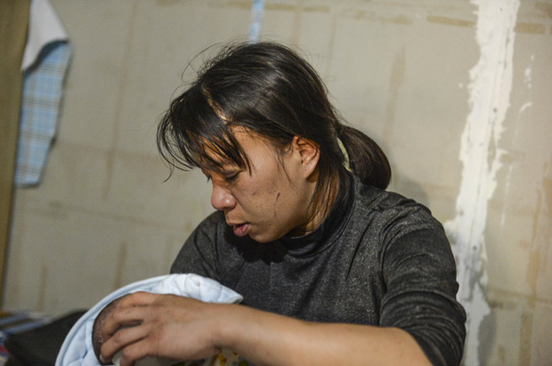 Mẹ bé gái 12 tuổi bị bạo hành, xâm hại tình dục ở Hà Nội: Vớ được cái gì ở ngoài đường là đánh nó bằng cái đấy-7