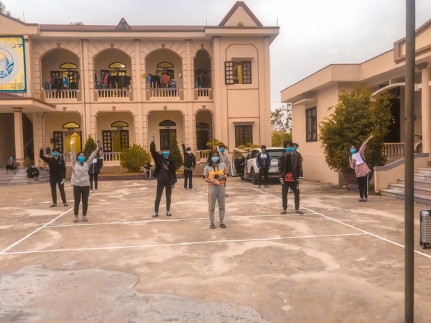 Lớp cấp 3 tại Hải Dương đón Tết trong khu cách ly: Đêm 30, nhiều bạn mếu máo nhớ nhà nhưng rồi mọi chuyện cũng sẽ qua!-3