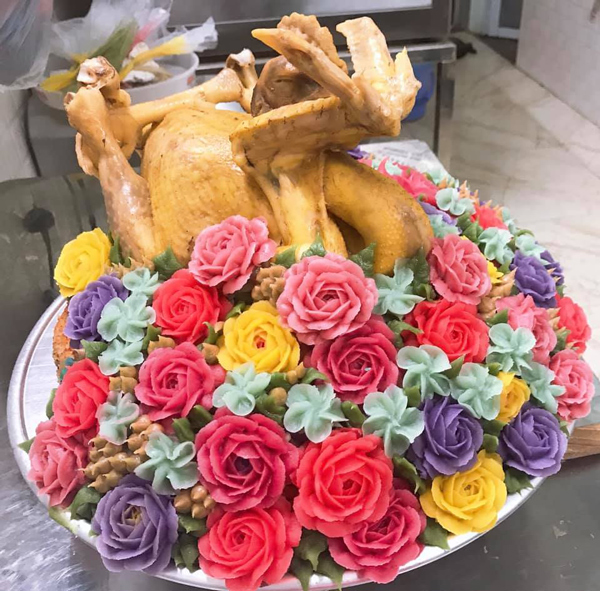 Mâm xôi có giá lên đến 2 triệu đồng, khách có tiền chưa chắc đã mua được-1