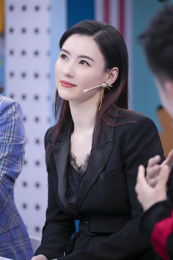 Trương Bá Chi hé lộ 4 tuyệt chiêu dưỡng da, dù đã ngoài 40 mà vẫn trẻ như gái đôi mươi-1