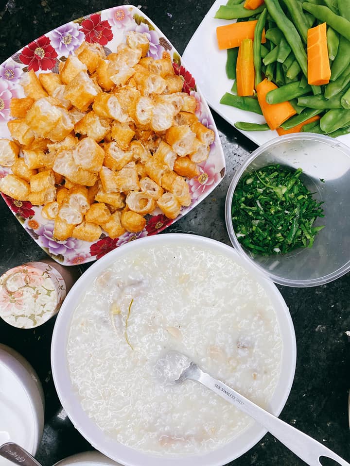 Gà luộc còn thừa cứ nấu cháo theo cách này, vừa nhanh lại thơm ngon bất bại-2