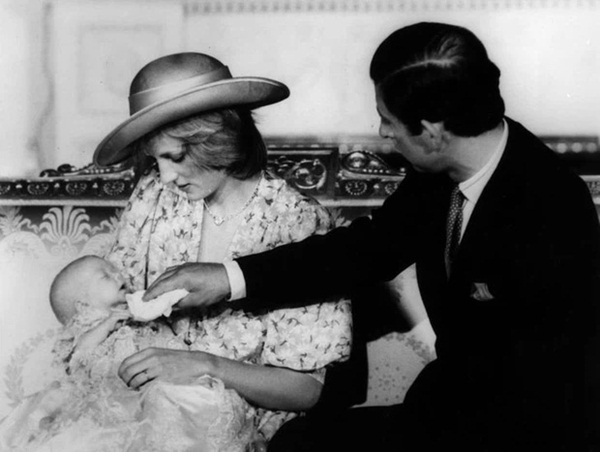 15 bức ảnh không thể quên của Công nương Diana suốt 15 năm chôn chân trong hôn nhân bi kịch: Hạnh phúc chẳng mấy mà sao khổ đau chất đầy?-6