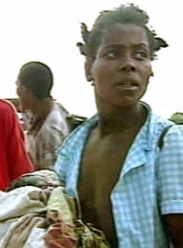 Chào đời trên ngọn cây giữa trận lũ lịch sử, bé gái nhờ đó mà cứu giúp hàng chục người bị ảnh hưởng giờ sống thế nào sau 21 năm?-4