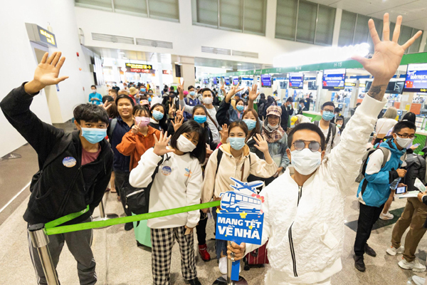 Những khoảnh khắc ấm áp của ‘Mang Tết về nhà’-5