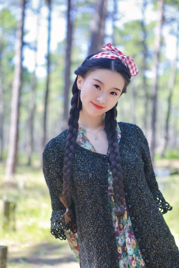 Tiên nữ hạ phàm đánh đàn trên bờ biển, đường phố khiến người dân kinh ngạc là ai?-5