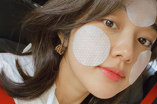 Tuyệt chiêu skincare để mặt mộc đẹp phát hờn: Phanh Lee bỏ hẳn kem nền, Ninh Dương Lan Ngọc có quy tắc tẩy trang riêng-8