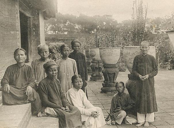 Bí mật đời sống của các cung phi triều Nguyễn: Cảnh cá chậu chim lồng với những quy định hà khắc từ trang phục đến lời ăn tiếng nói-3