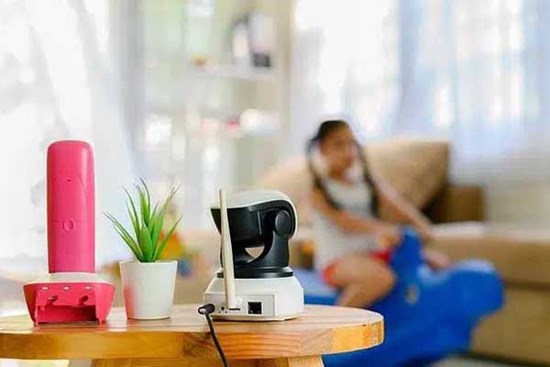 Cha mẹ nghiện giám sát con từ camera chẳng khác nào con dao 2 lưỡi, cẩn thận kẻo lợi bất cập hại