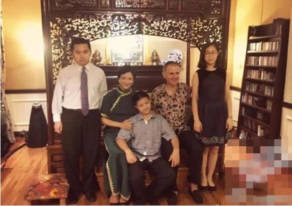 Con trai của MC chuyển giới nổi tiếng đi học bị bạn trêu: Mẹ mày từng là đàn ông”, cậu bé đáp đúng 1 câu khiến cả lớp im bặt-2