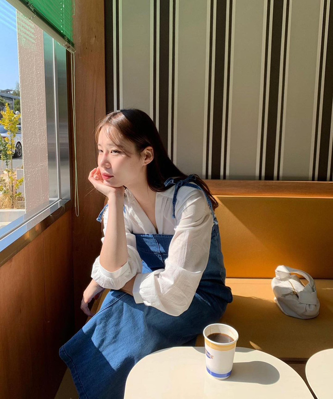 Trời xuân ấm áp, diện sơ mi theo 5 công thức ruột” của gái Hàn là đảm bảo vừa xinh, vừa sang hết ý-15
