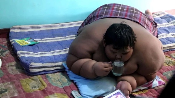 Cậu bé béo nhất thế giới nặng gần 200kg gây choáng với ngoại hình mới chỉ sau 4 năm giảm cân, nhìn hình không ai dám tin là cùng một người-4