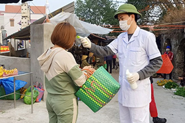 Hải Dương thêm người nghi nhiễm COVID-19 bán hàng ở chợ-1